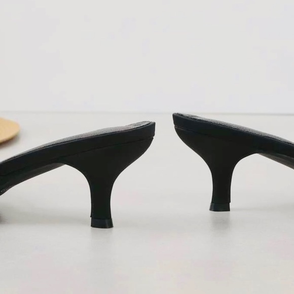 Pearl Bow Design Kitten Heels - Picture 4 of 5